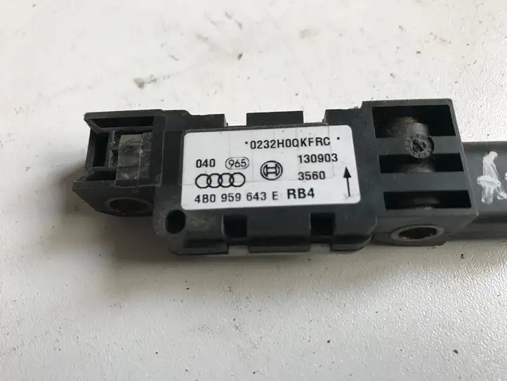 Audi A3/S3 8P (2004 - 2008) 4B0959643E Датчик удара SRS — фото 2