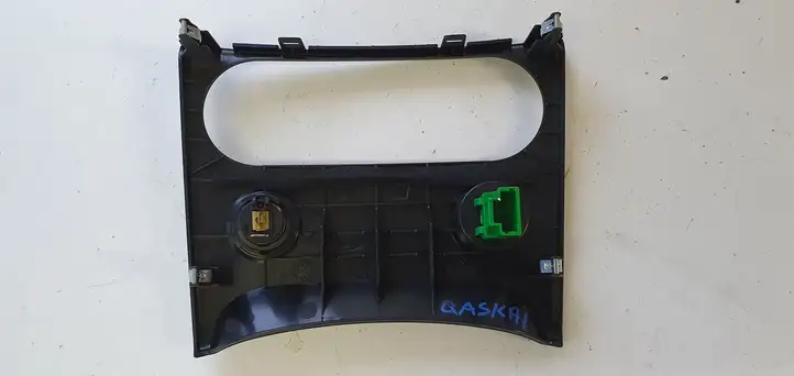 Nissan Qashqai (2006 - 2010) Прочие детали салона — фото 3
