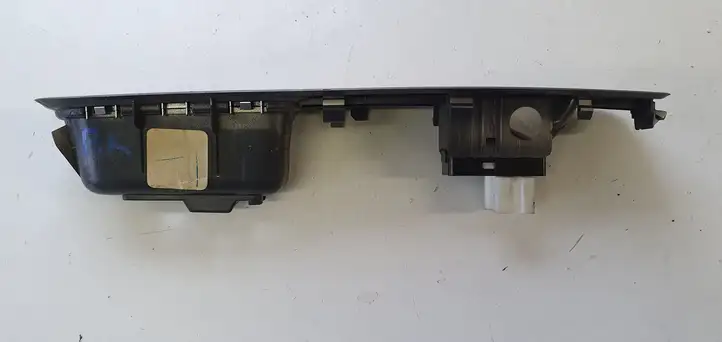 Subaru B9 Tribeca (2004 - 2007) Накладка кнопки стеклоподъемника — фото 3