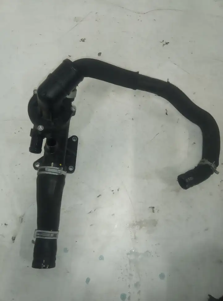 Nissan X-Trail T32 (2014 - 2021) Шланги системы охлаждения — фото 1
