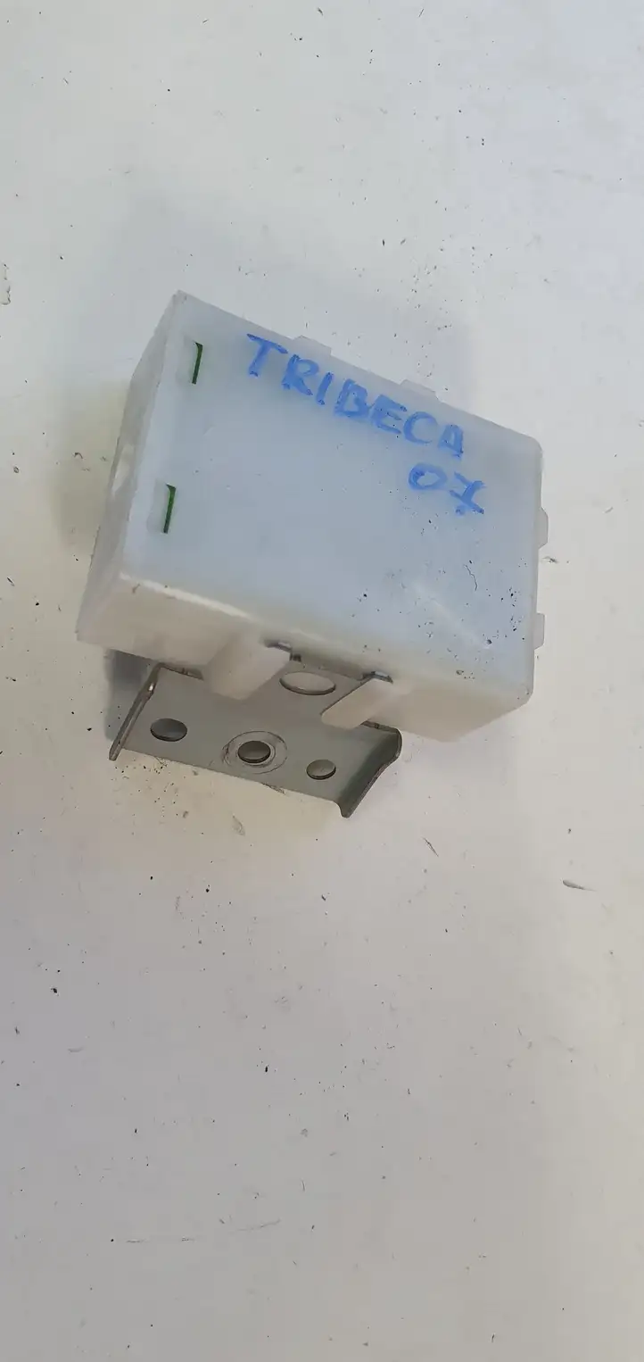 Subaru B9 Tribeca (2004 - 2007) Блок управления центральным замком — фото 2