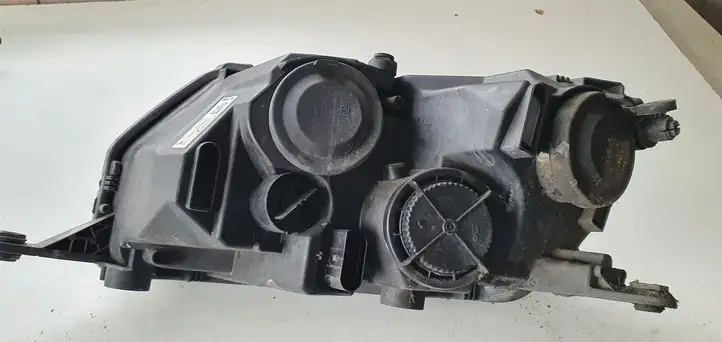 Skoda Rapid (NH) (2012 - 2019) Передняя фара — фото 3