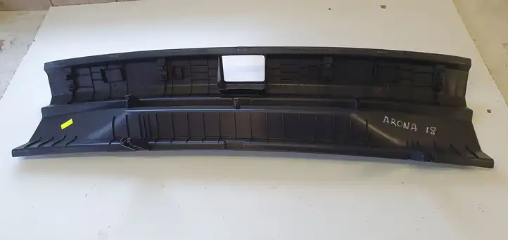 Seat Arona (2017 - ) Отделка замка — фото 4