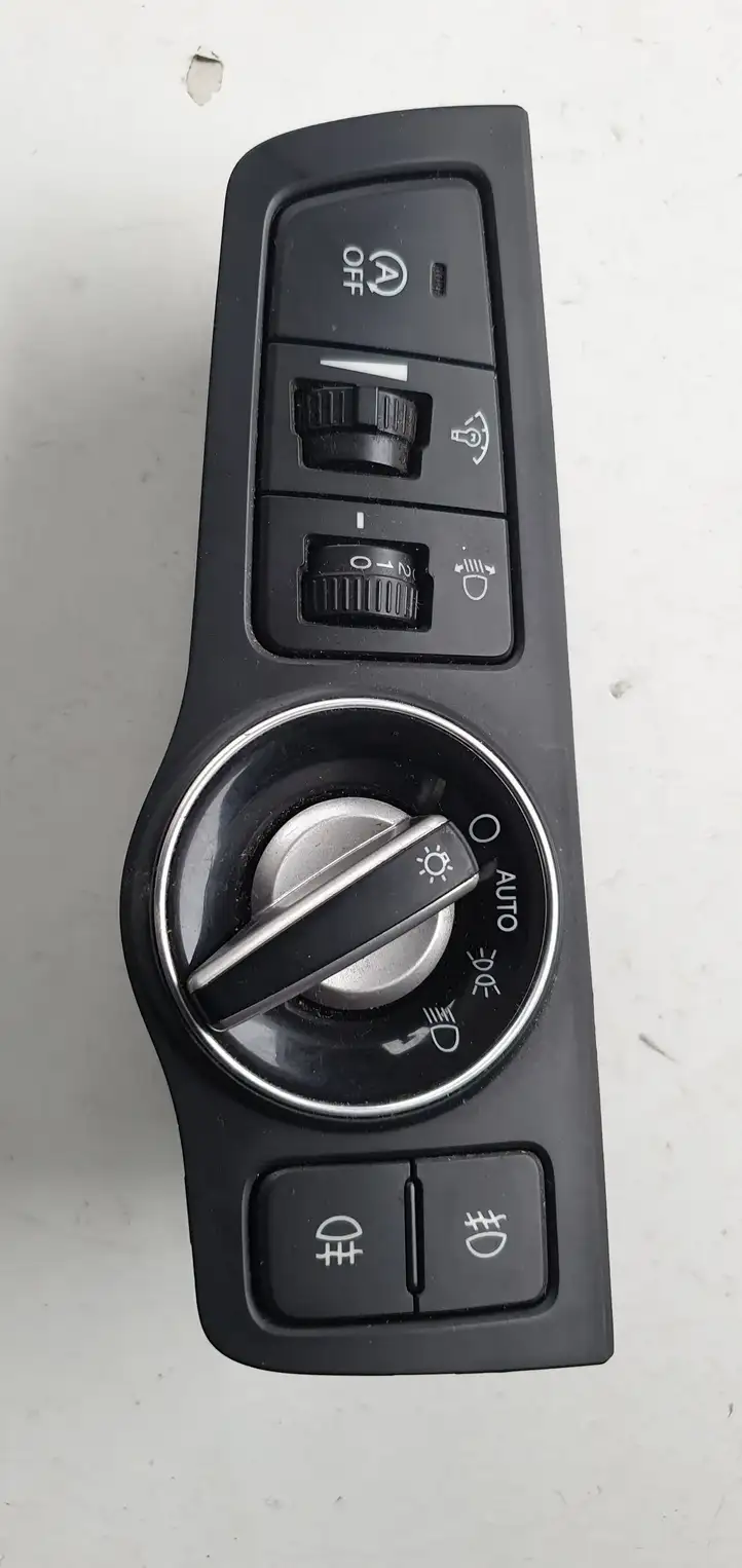 Hyundai i40 (2011 - ) Другие включатели / ручки/ переключатели — фото 1