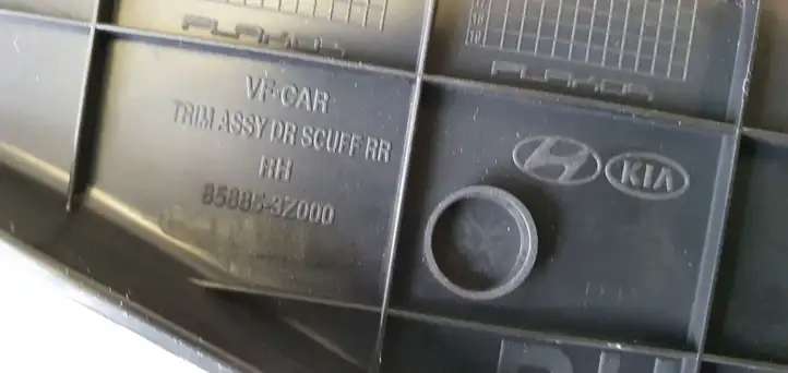 Hyundai i40 (2011 - ) Внутренняя отделка заднего порога — фото 5