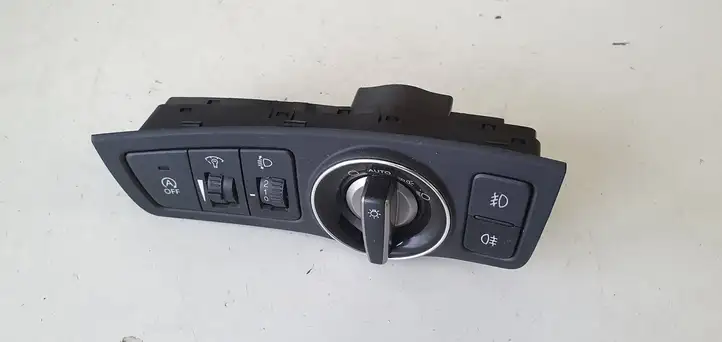 Hyundai i40 (2011 - ) Включатель фонарей — фото 3