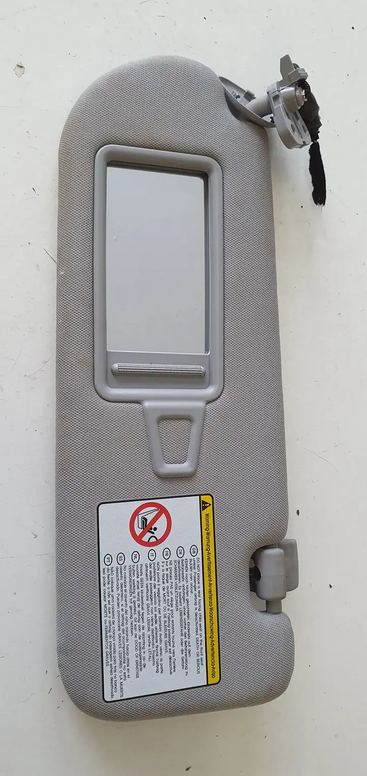 Hyundai i40 (2011 - ) Солнцезащитный козырек — фото 1