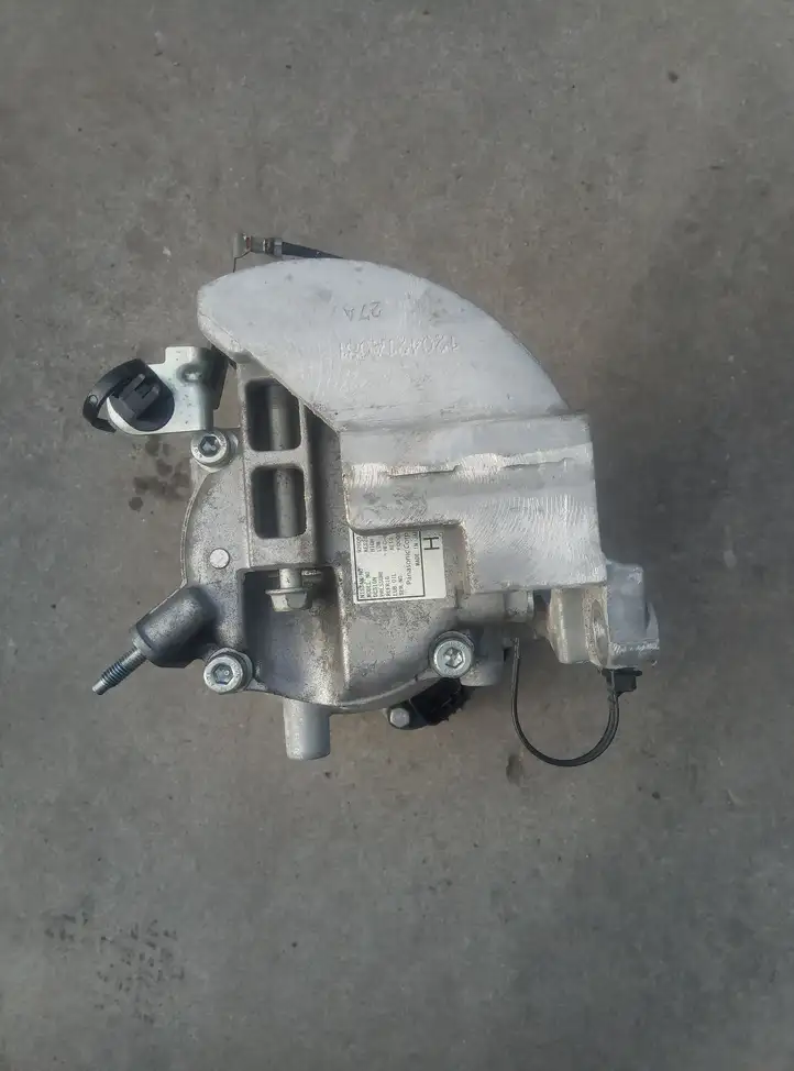 Nissan Leaf I (ZE0) (2010 - 2017) Компрессор (насос) кондиционера воздуха — фото 2
