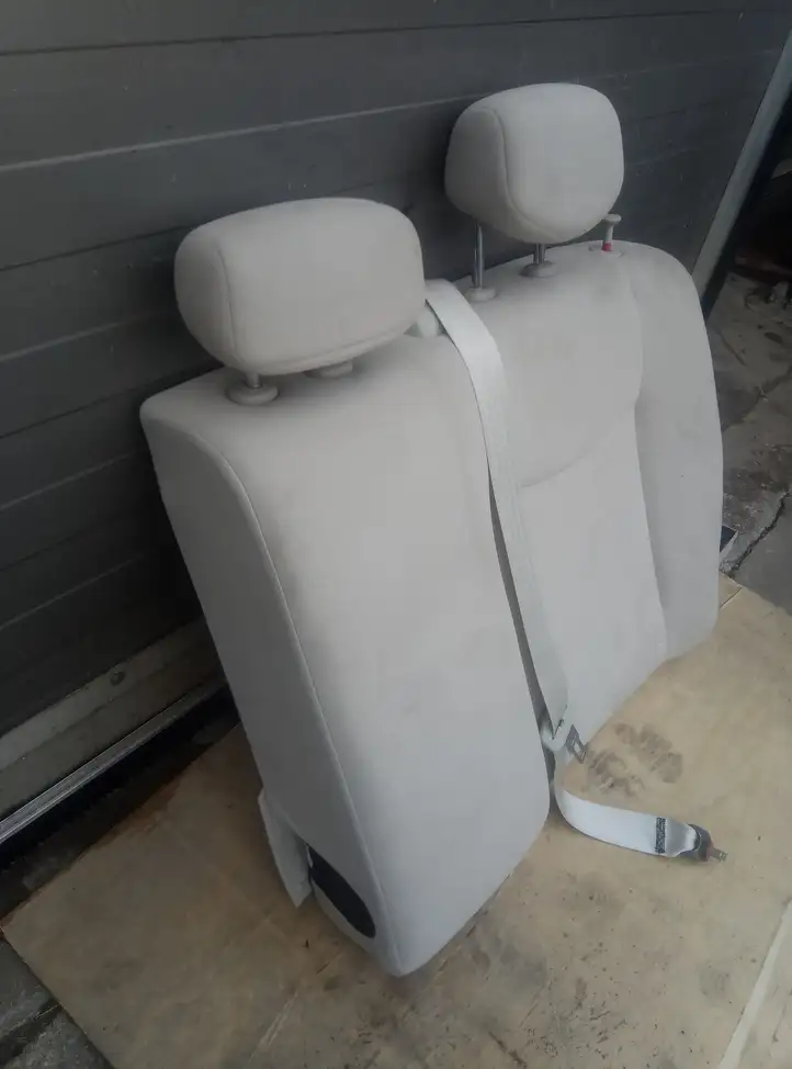 Nissan Leaf I (ZE0) (2010 - 2017) Другое сиденье (сиденья) — фото 3