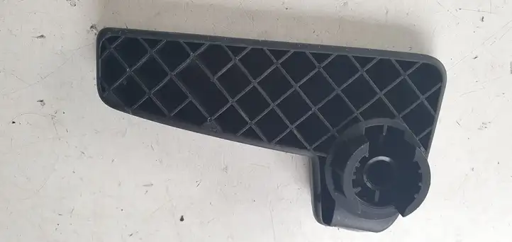 Volkswagen Golf VII (2013 - 2019) Ручка открытия капота — фото 4