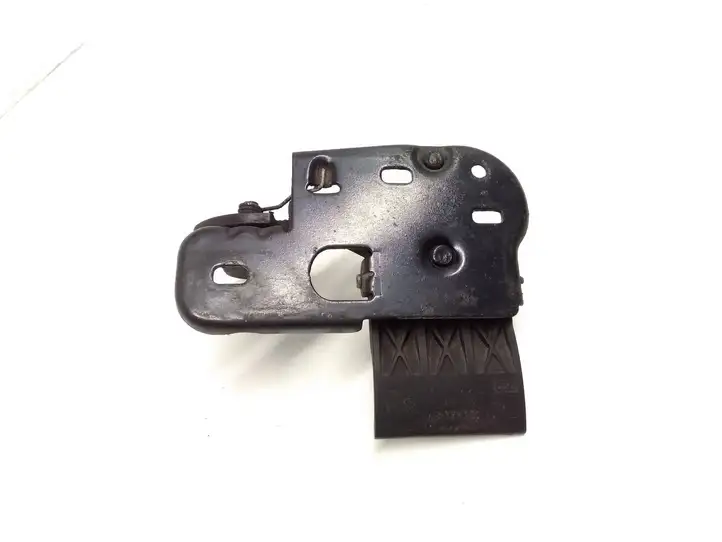 Volkswagen Passat CC (2008 - 2012)  3C8823480 Петля замка капота