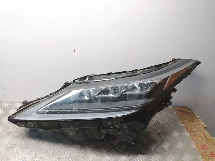 Lexus RX 450H (2019 - ) Передняя фара — фото 1