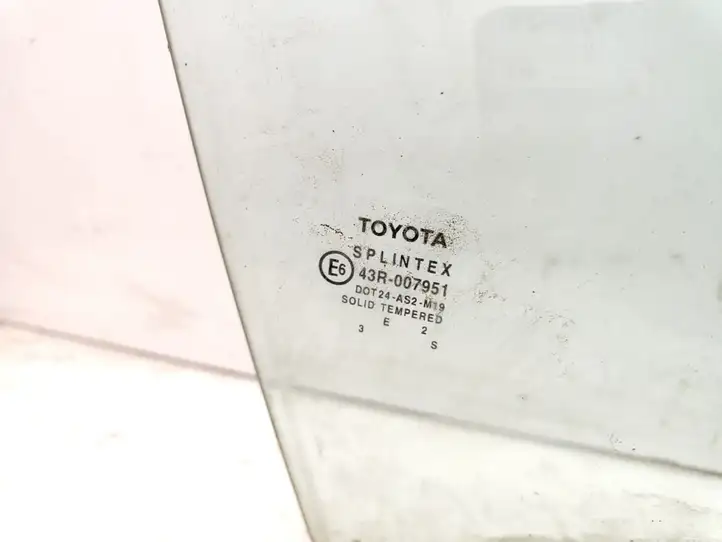 Toyota Corolla E120 E130 (2004 - 2007) 43R007951 Стекло передней двери — фото 6