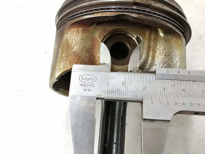 Mercedes-Benz CLK A209,C209 (2002 - 2009)   Поршень (поршни)