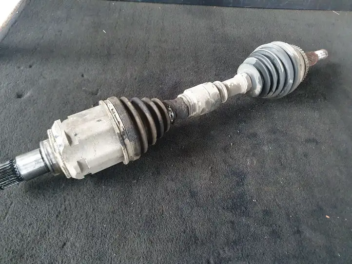 Toyota Avensis Verso (2004 - 2009)   Передняя полуось