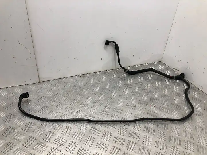 BMW 3 F30 F35 F31 (2012 - 2018) 8579889 Трубки и шланги — фото 1