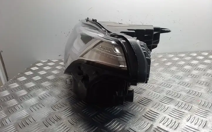 Volvo XC90 (2014 - 2019) 31353153 Передняя фара — фото 2
