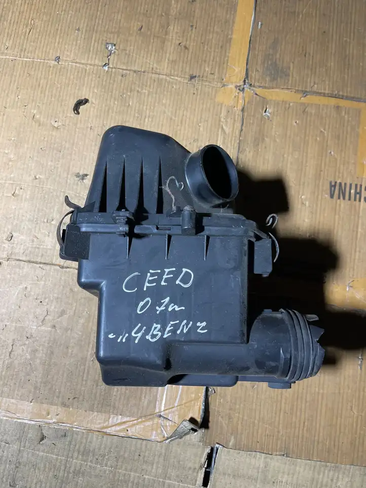 Kia Ceed (2006 - 2010) 281102H000 Корпус воздушного фильтра — фото 1