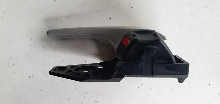 Toyota Prius (XW30) (2009 - 2015) Внутренняя ручка двери — фото 2