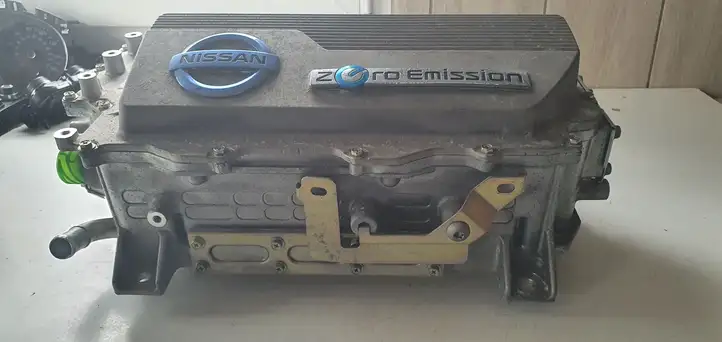 Nissan Leaf I (ZE0) (2010 - 2017) Инвертор напряжения — фото 4