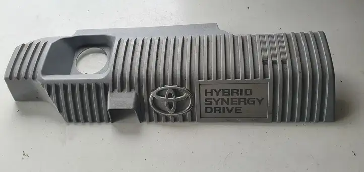 Toyota Prius (XW30) (2009 - 2015) Крышка двигателя декоративная — фото 1