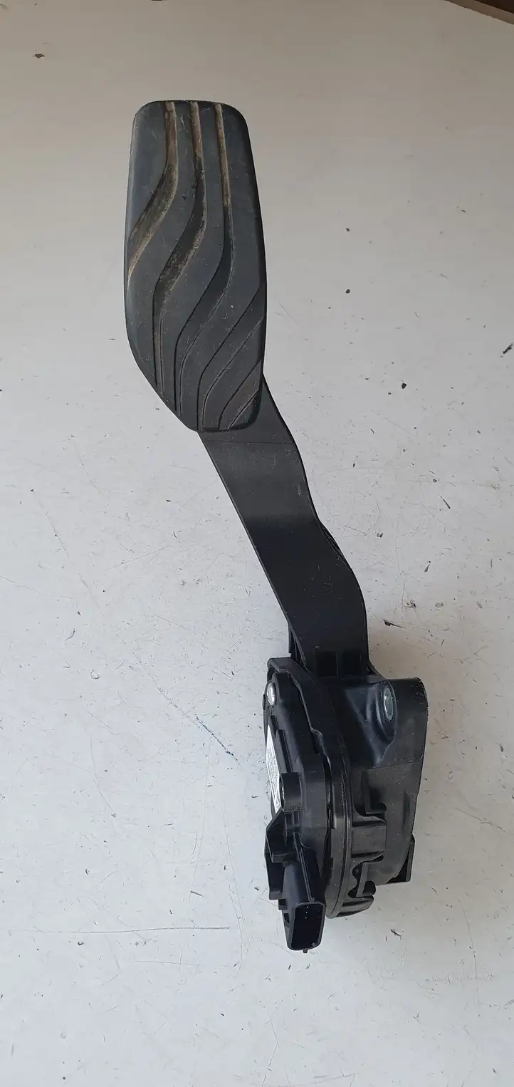 Nissan Qashqai (2017 - 2020) Педаль акселератора — фото 2