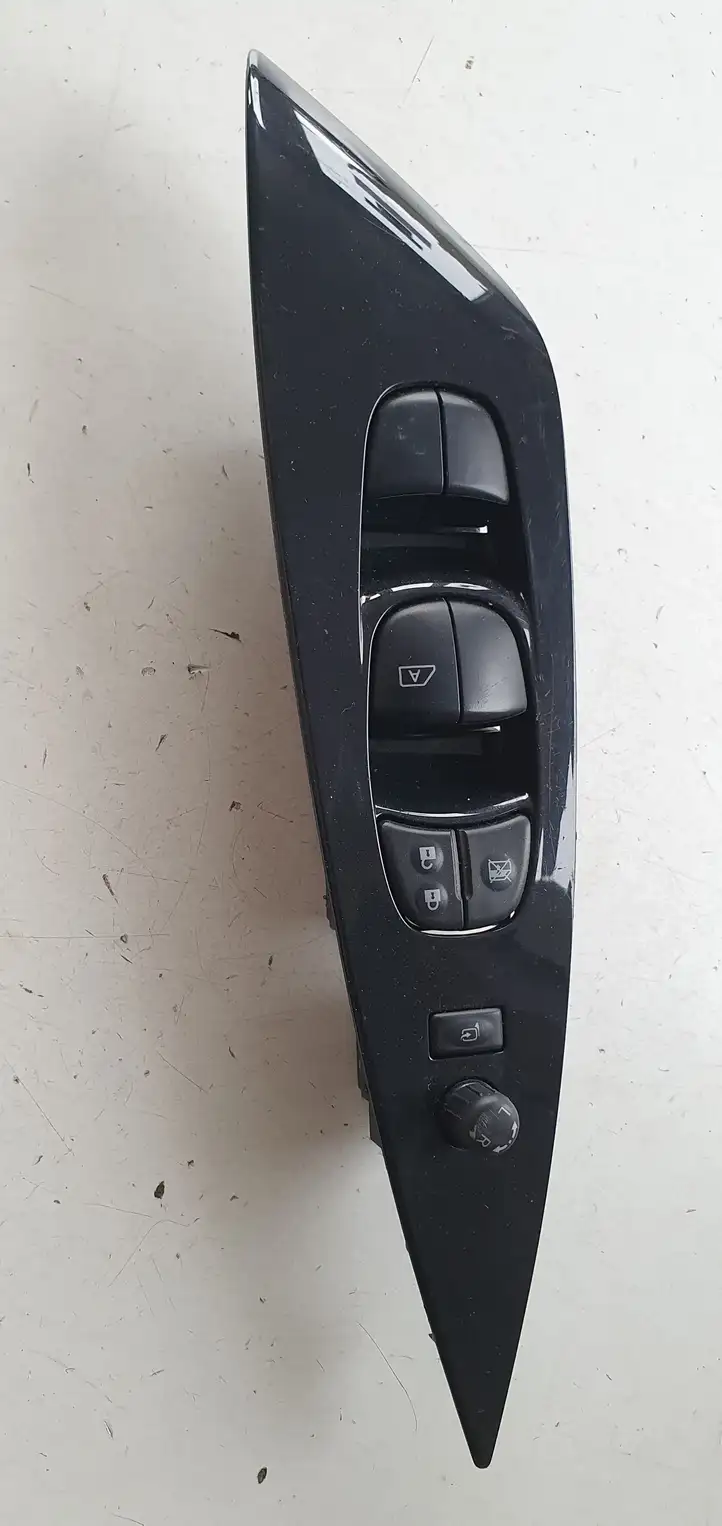 Nissan Leaf I (ZE0) (2010 - 2017) Другие включатели / ручки/ переключатели — фото 1