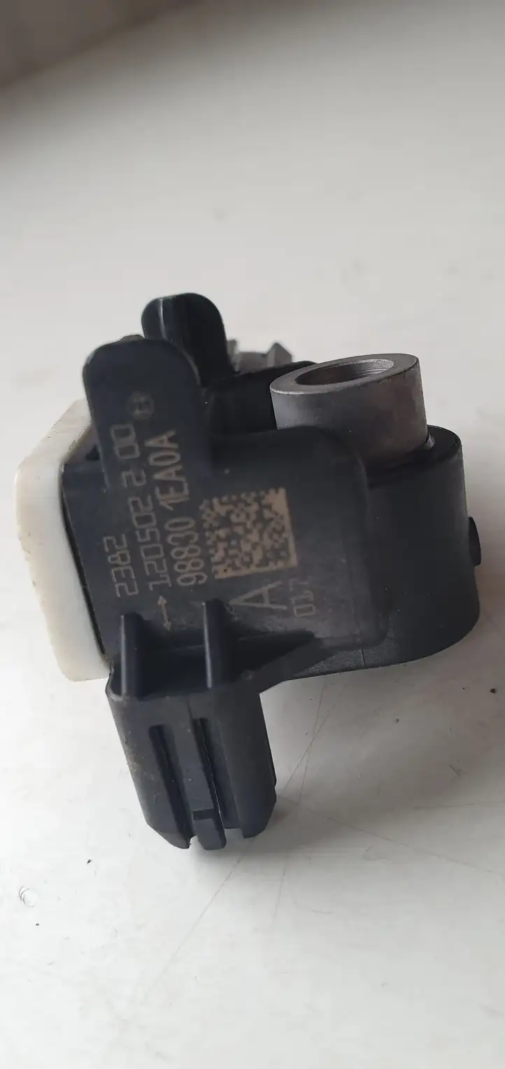 Nissan Leaf I (ZE0) (2010 - 2017) Датчик удара SRS — фото 4