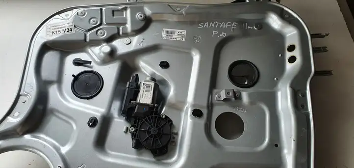 Hyundai Santa Fe (2009 - 2012) Мотор стеклоподъемника передний — фото 5
