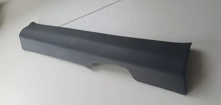 Nissan Qashqai (2017 - 2020) Внутренняя отделка переднего порога — фото 4