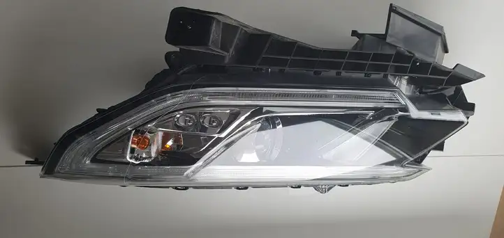 Honda CR-V (2012 - 2016) Передняя фара — фото 1