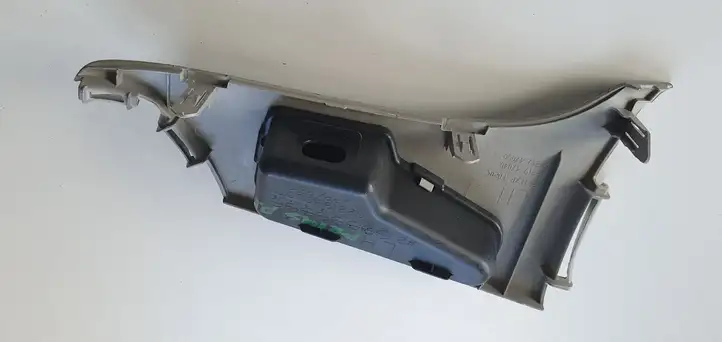Toyota Prius (XW30) (2009 - 2015) Прочие детали салона — фото 2