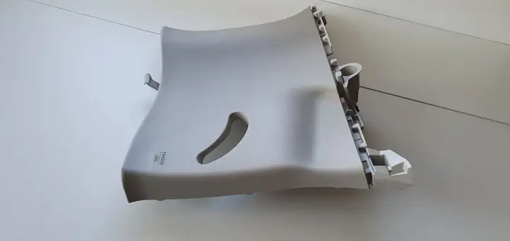 Nissan Leaf I (ZE0) (2010 - 2017) Обшивка стойки у окна — фото 4