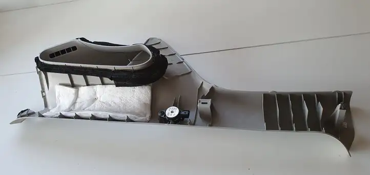 Nissan Leaf I (ZE0) (2010 - 2017) Обшивка стойки A — фото 3
