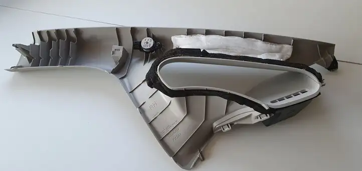 Nissan Leaf I (ZE0) (2010 - 2017) Обшивка стойки A — фото 4