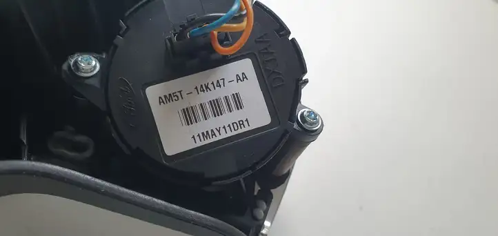 Ford C-MAX II (2010 - 2015) Подушка безопасности руля — фото 6