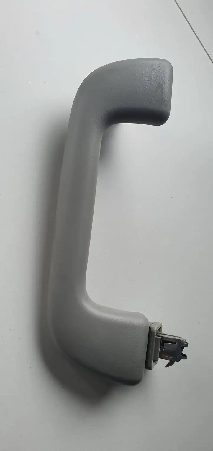 Toyota Prius (XW30) (2009 - 2015) Потолочная ручка передняя — фото 1
