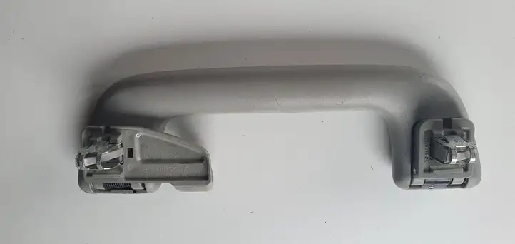 Toyota Prius (XW30) (2009 - 2015) Потолочная ручка задняя — фото 2