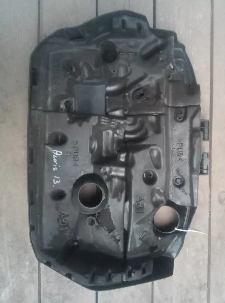 Toyota Auris E180 (2012 - 2018) Крышка двигателя декоративная — фото 2
