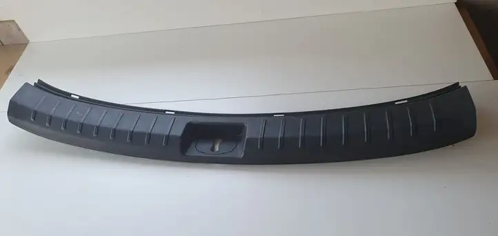 Hyundai Santa Fe (2012 - 2015) Отделка замка — фото 1
