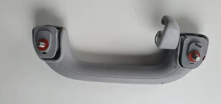 Hyundai i30 (2012 - 2015) Потолочная ручка задняя — фото 2