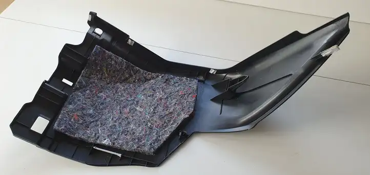 Toyota Yaris (2014 - 2019) Прочие детали салона — фото 3