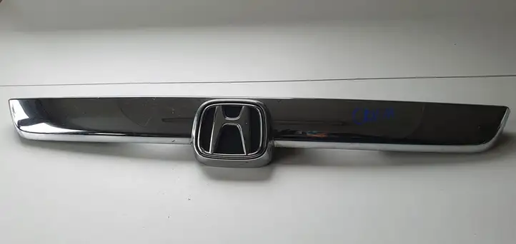 Honda CR-V (2009 - 2012) Отделка замка — фото 3