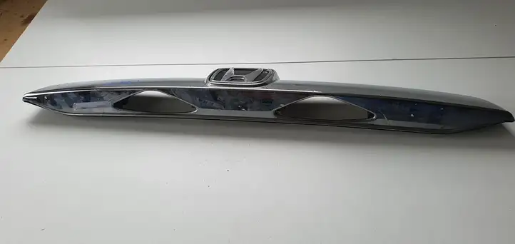 Honda CR-V (2009 - 2012) Отделка замка — фото 4