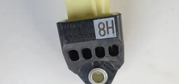 Toyota Yaris (2012 - 2014) Датчик удара SRS — фото 3