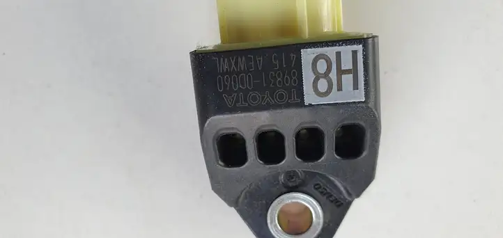 Toyota Yaris (2012 - 2014) Датчик удара SRS — фото 3
