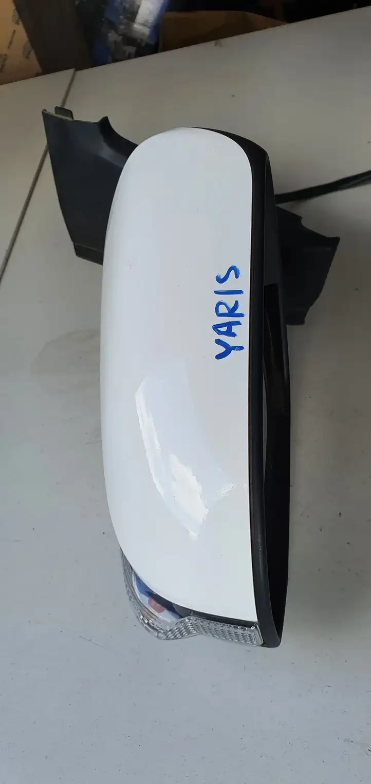 Toyota Yaris (2012 - 2014) Боковое зеркало с электроприводом — фото 9