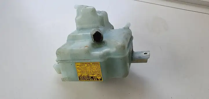 Toyota Yaris (2012 - 2014) Бачок тормозной жидкости — фото 7