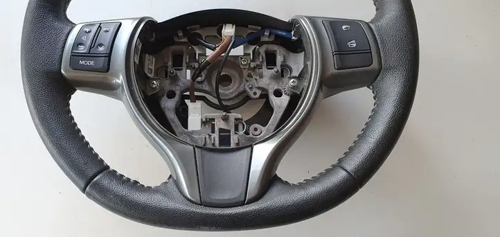 Toyota Yaris (2012 - 2014) Руль — фото 7