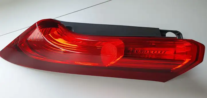 Honda CR-V (2012 - 2016) Задний фонарь в крышке багажника — фото 1